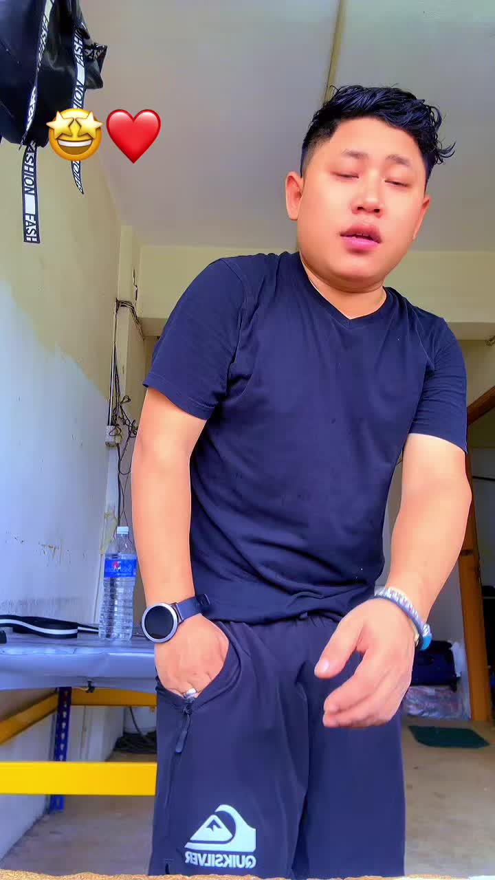 @अमृत गुरुङ💔🥀