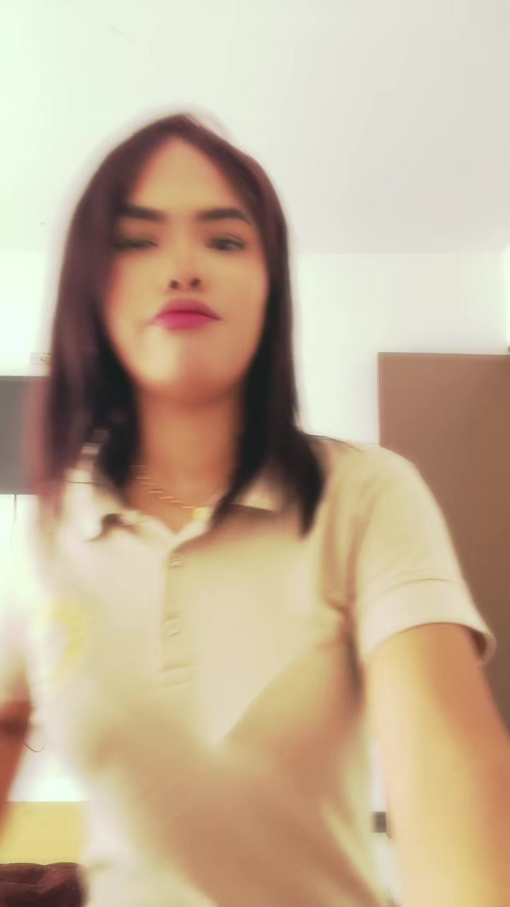 @whoisAna._