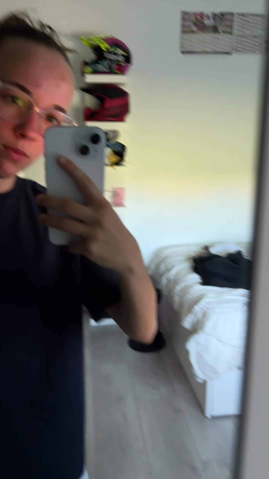 @𝐜𝐥𝟒𝐫𝐚.😶&zwj;🌫️