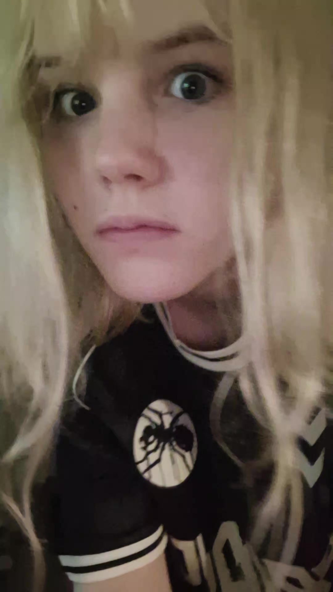@аня