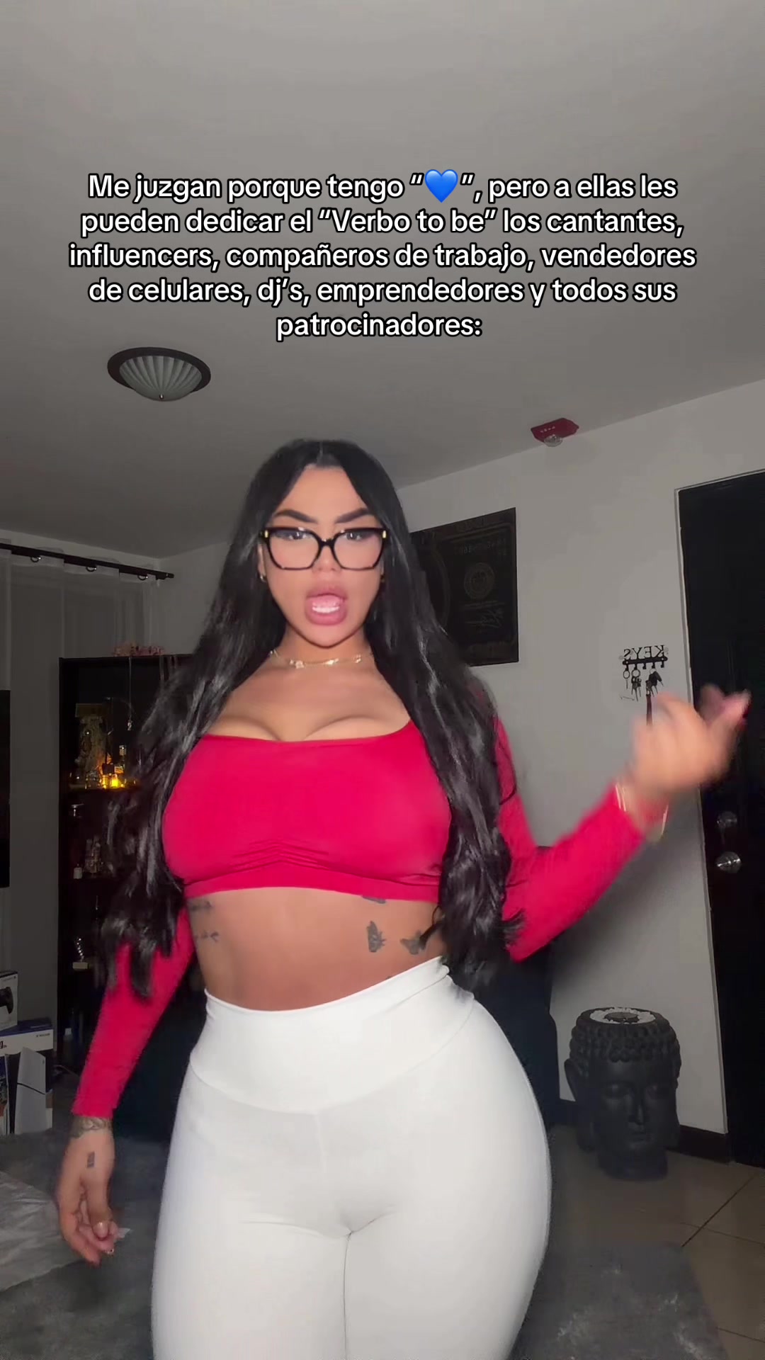 @Tatiqueenoficial 🦋