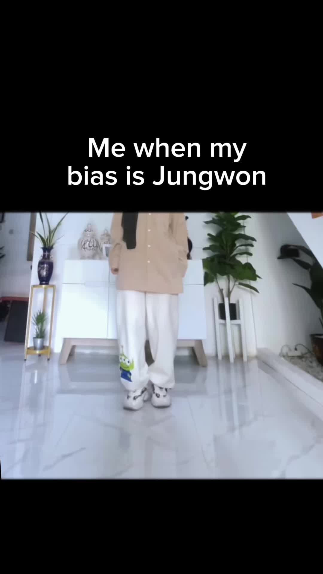 @Lia &upsilon;&acute;&bull; ﻌ &bull;`&upsilon;