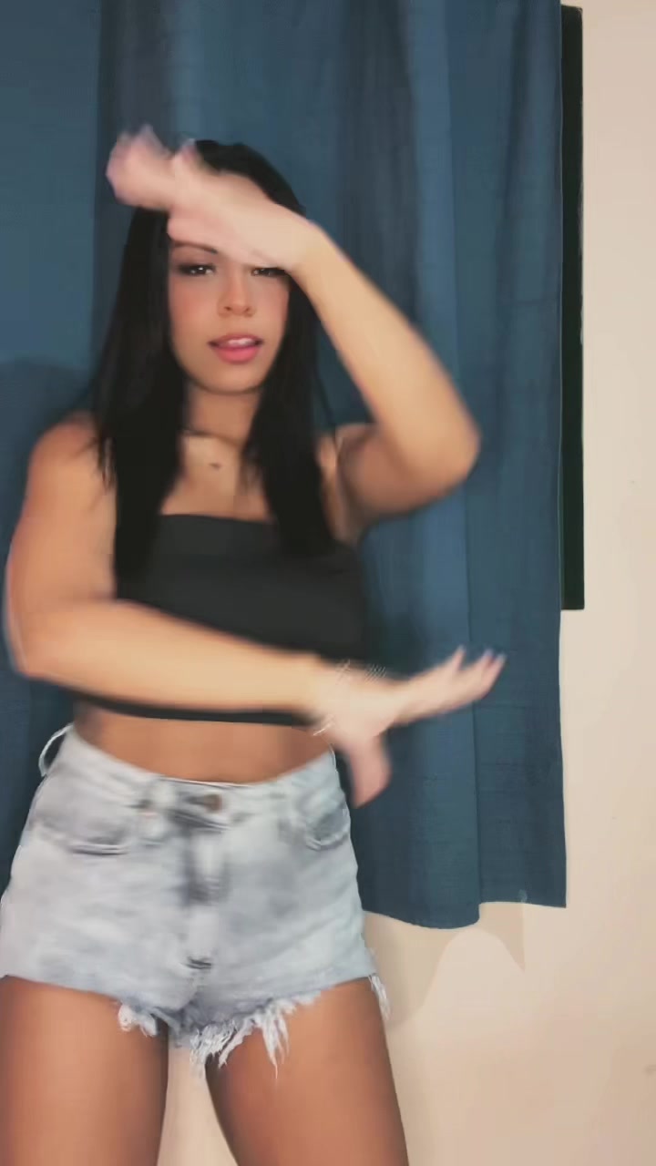 @Dani_lopess