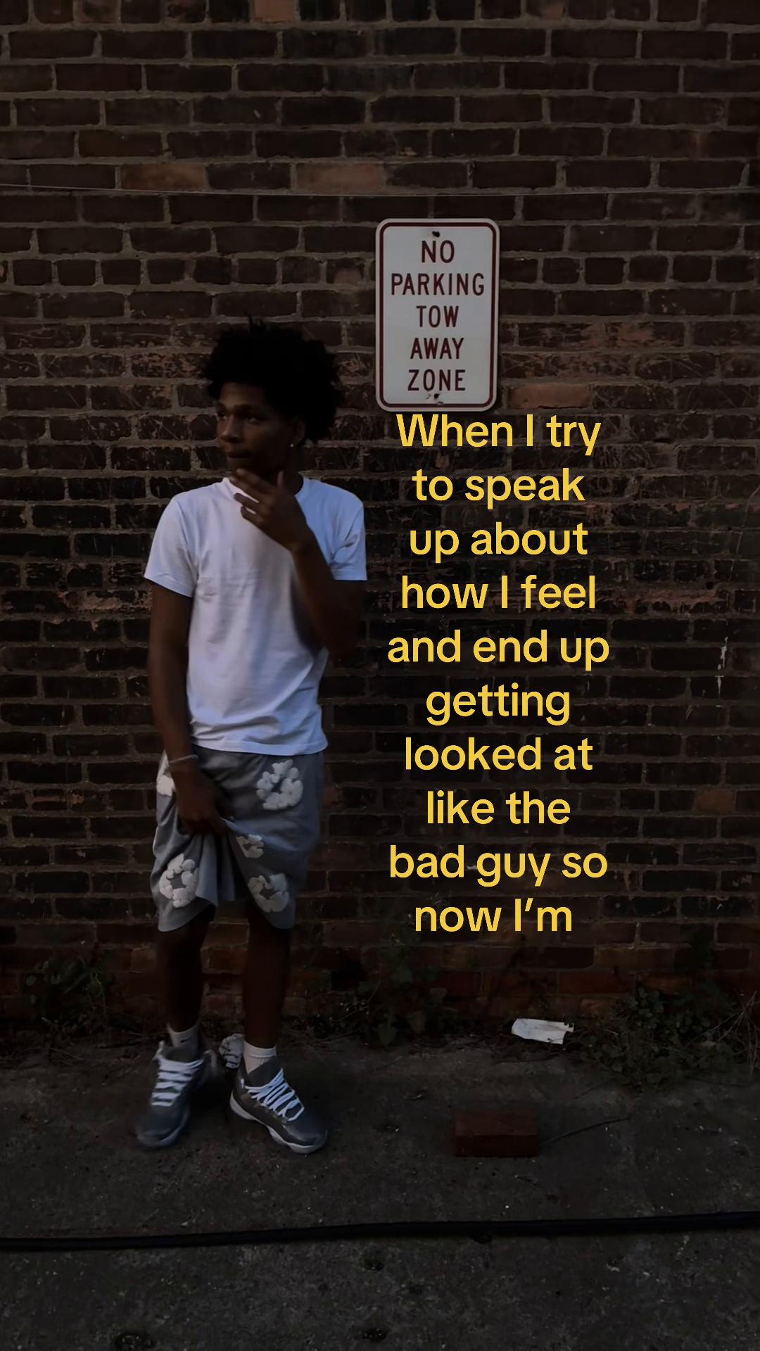 @⃟