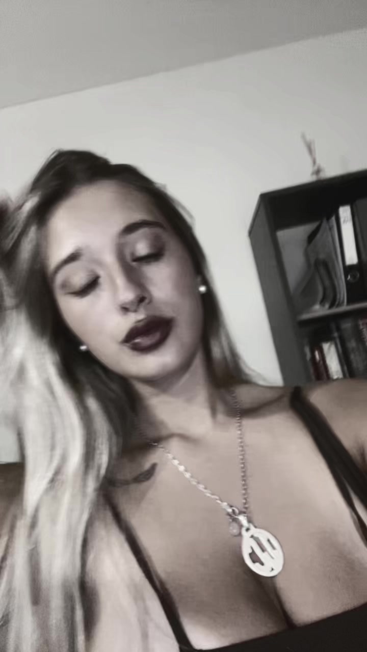 @_lolacastt