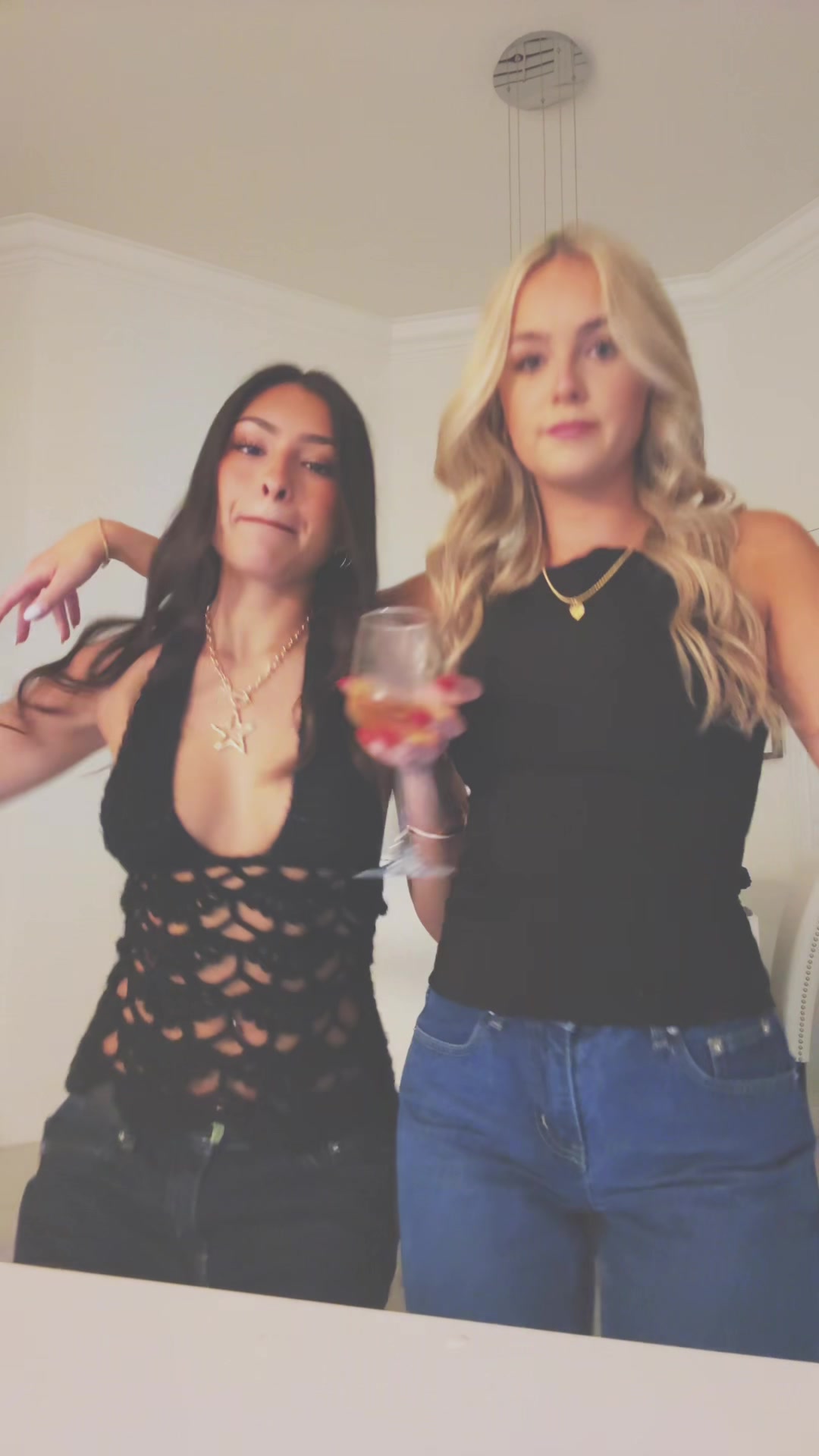 @laura