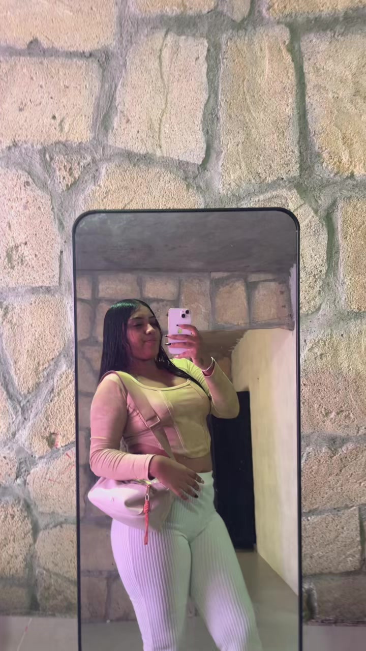 @𝐿𝒜 𝒞𝐻𝒜𝑀𝐼𝒯𝒜 🍒🇻🇪