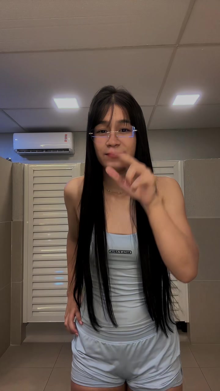 @Viviane