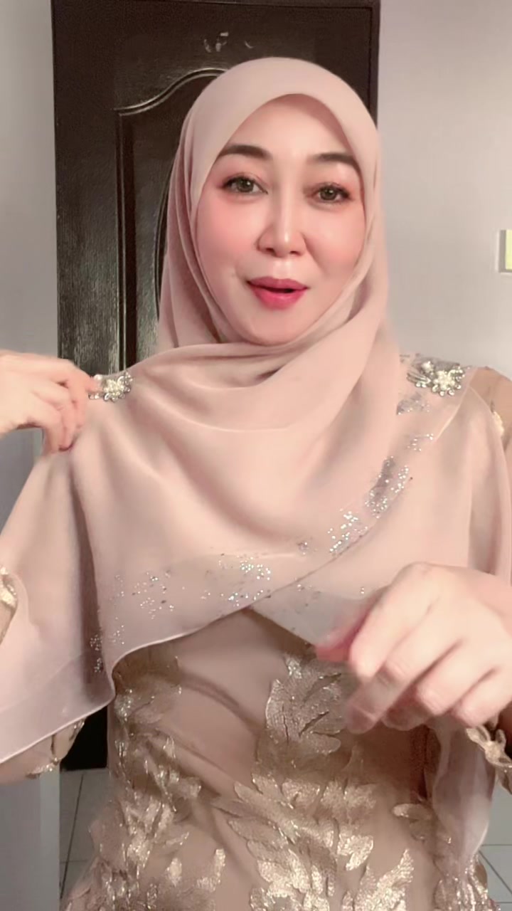 @Anies manja