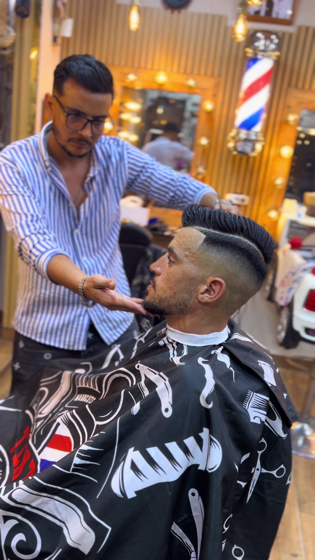 @Salon Of Achille
