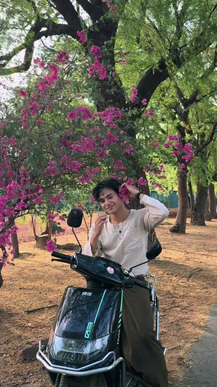 @Charlie Nyein - ချာလီငြိမ်း