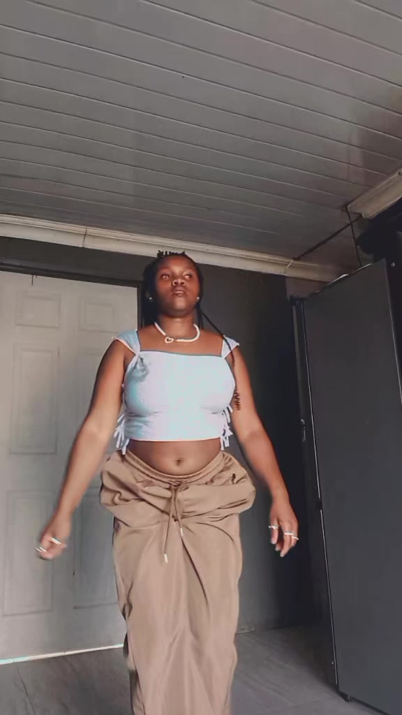 @Angiɛ🫵🇬🇭