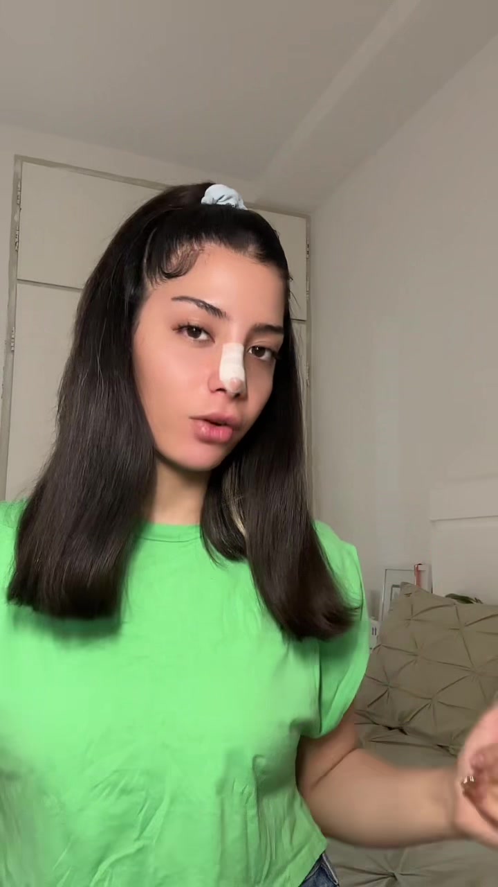 @2ys