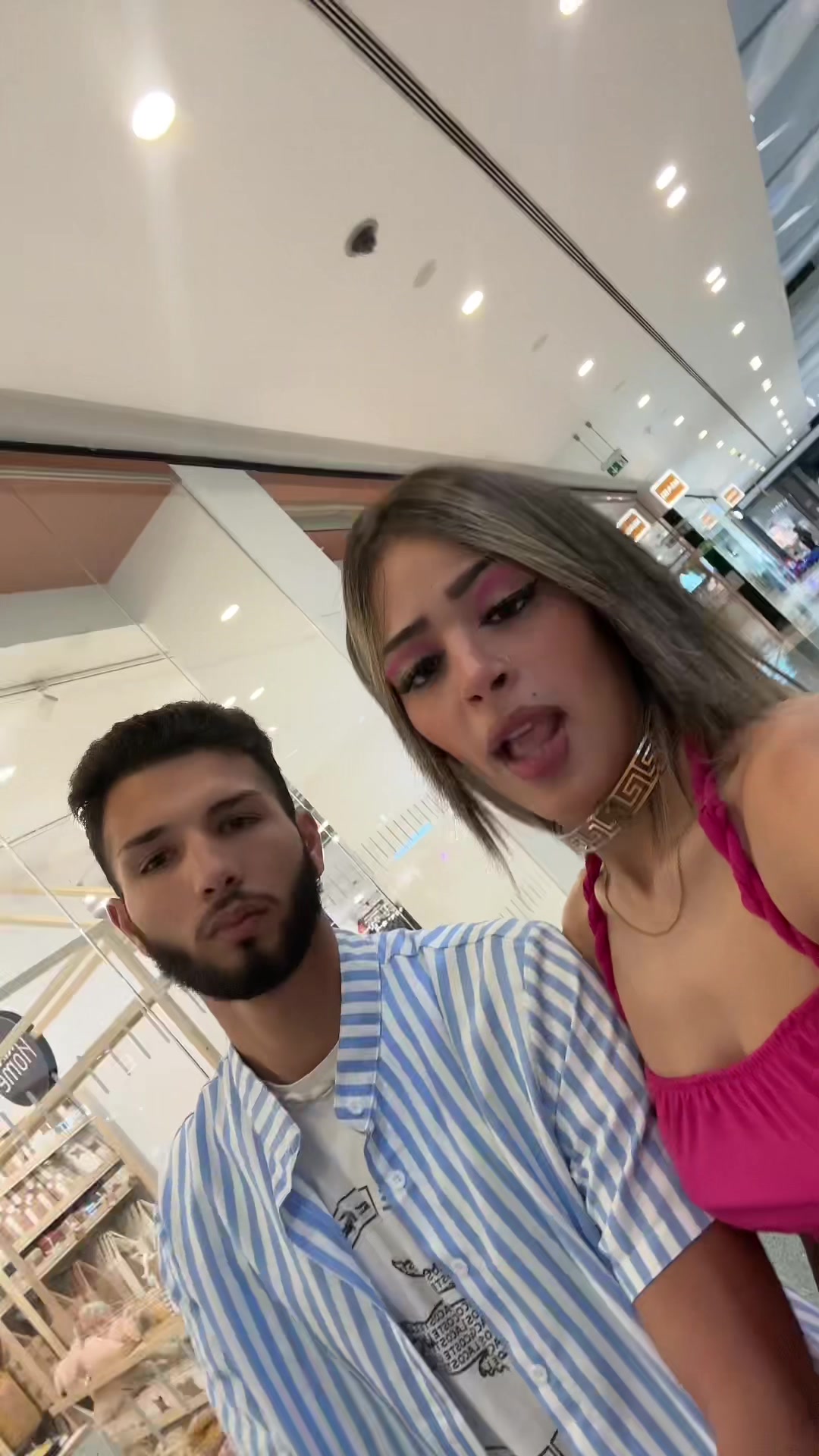 @_ryana_darinho