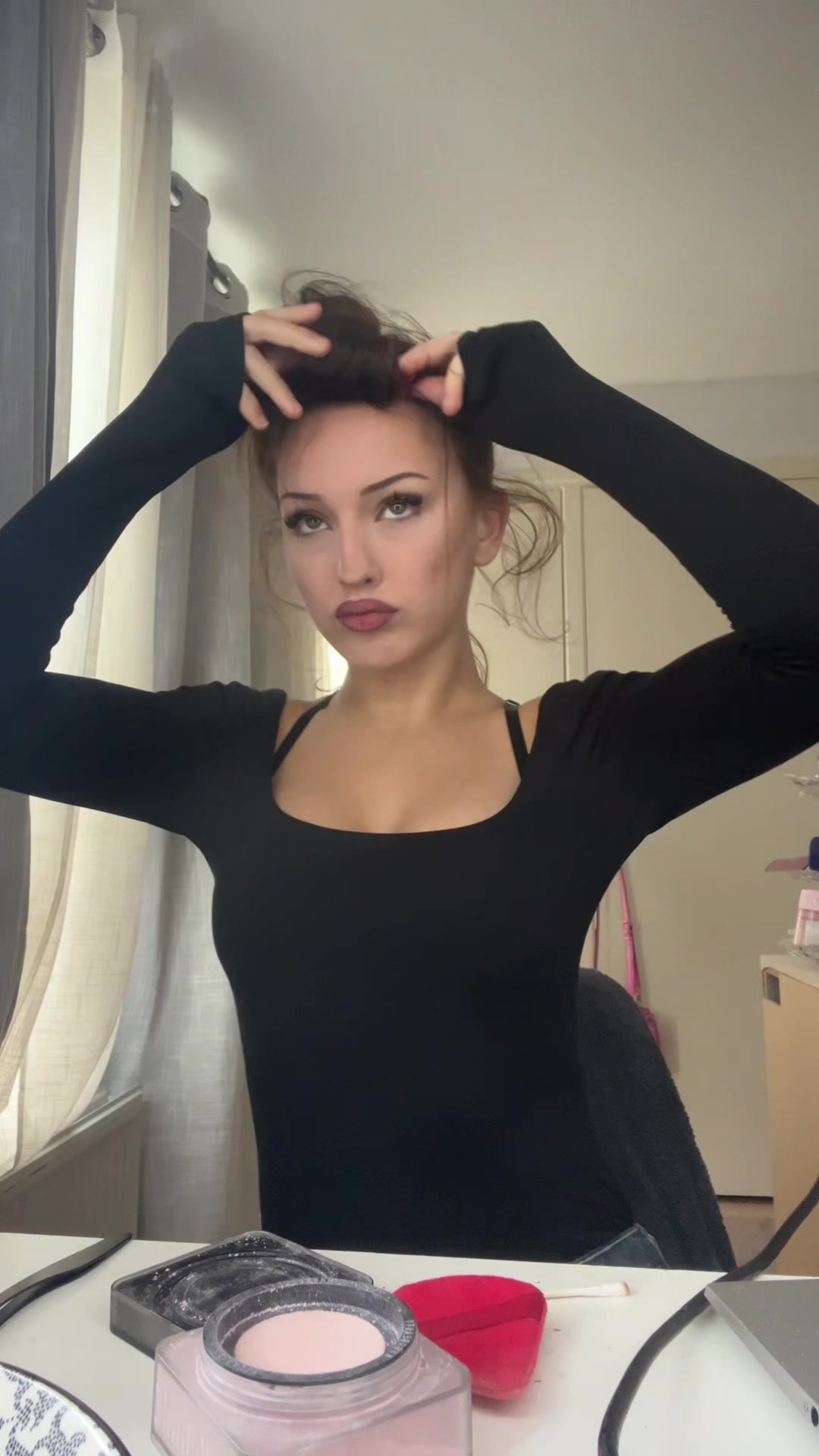@whooisvickii