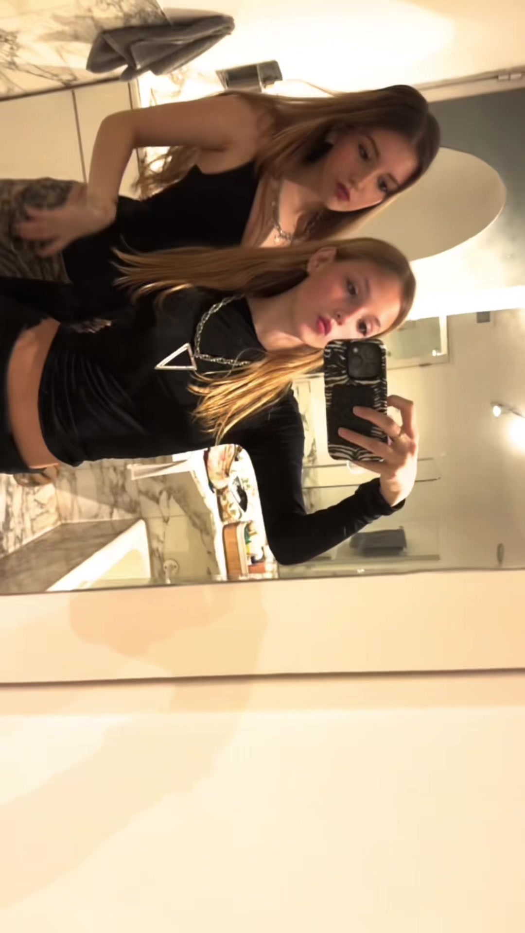 @moraa
