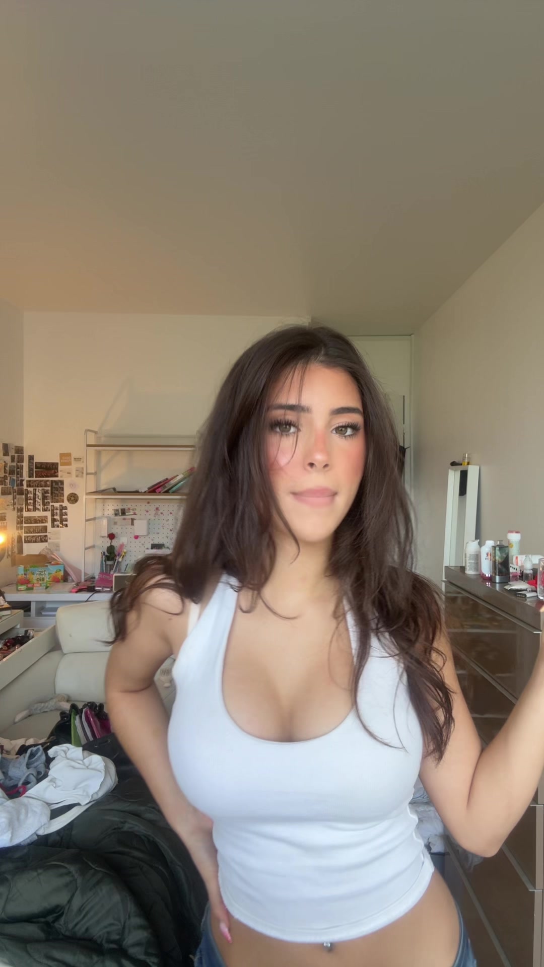 @whooischarlotte