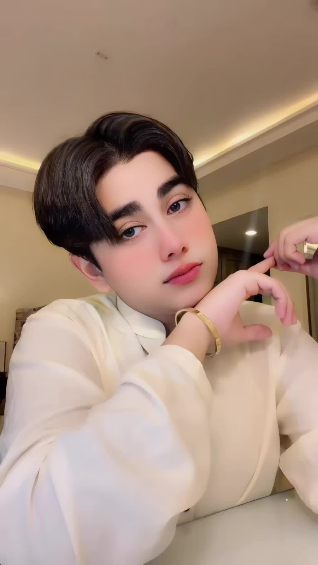 @𝙃𝙚: 𝘼  𝙒𝙊𝙇𝙁 🐺🥵