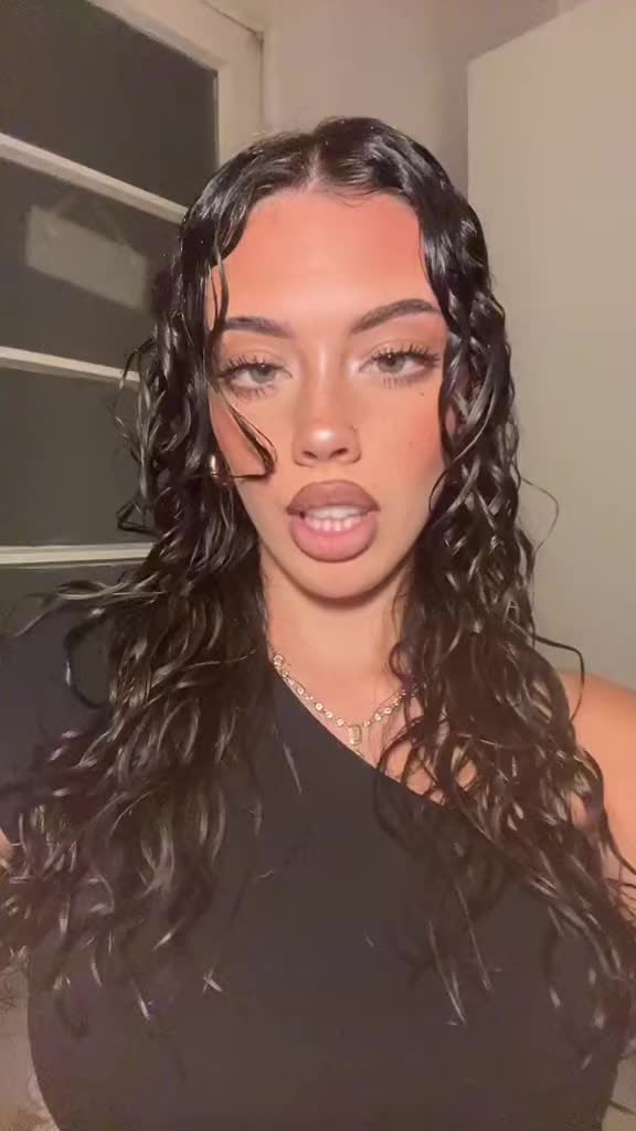 @claudia