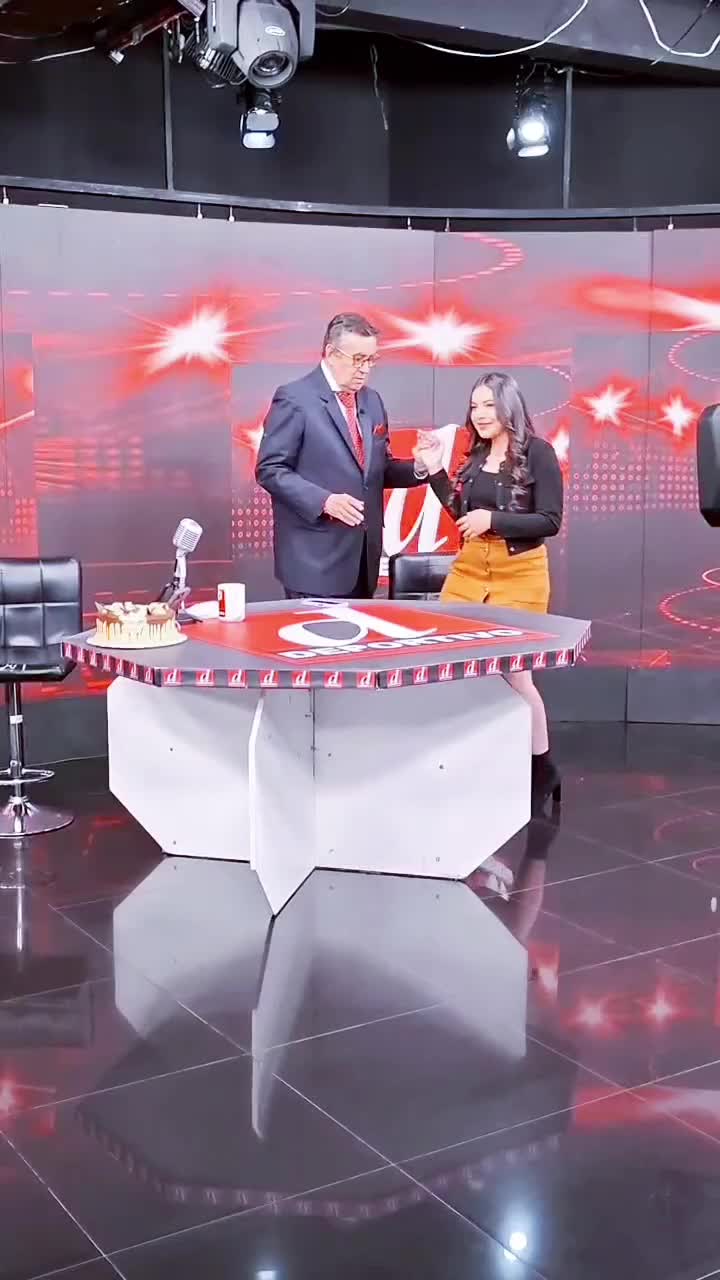 @Gian Caz&oacute;n