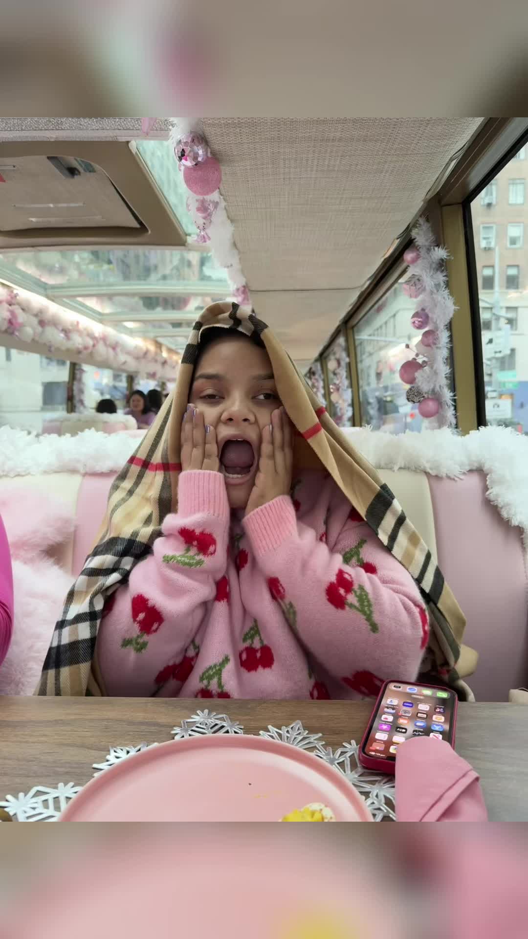 @Lola ๐๐ค