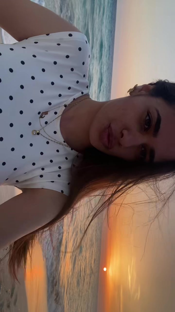 @Julie 🪽✨