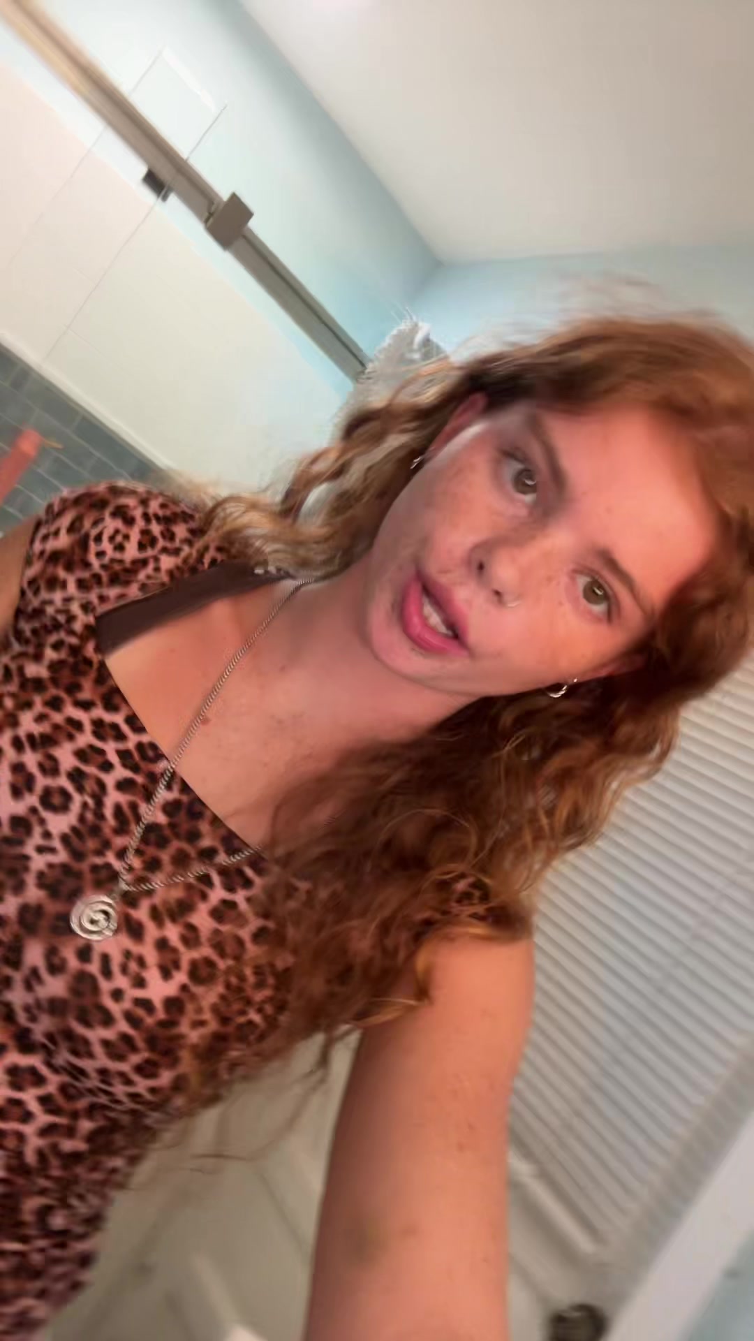 @️