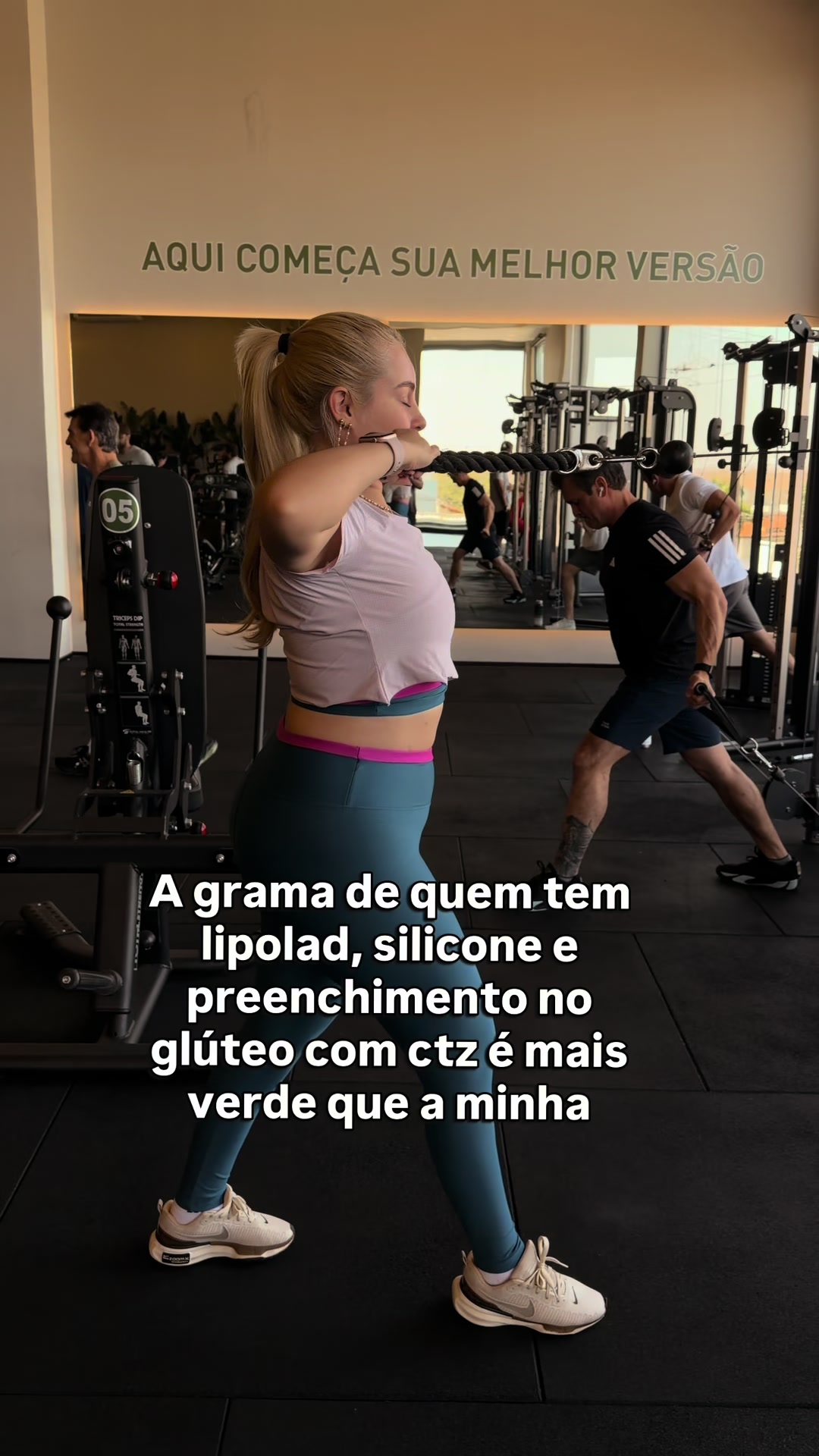 @Vitória Eva Mello