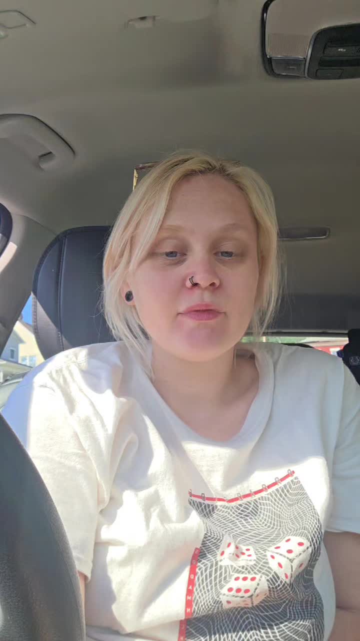 @EmieWonders