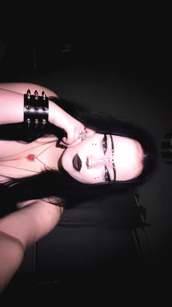 @𝕶𝖊𝖎𝖗𝖆 🧛&zwj;♀️