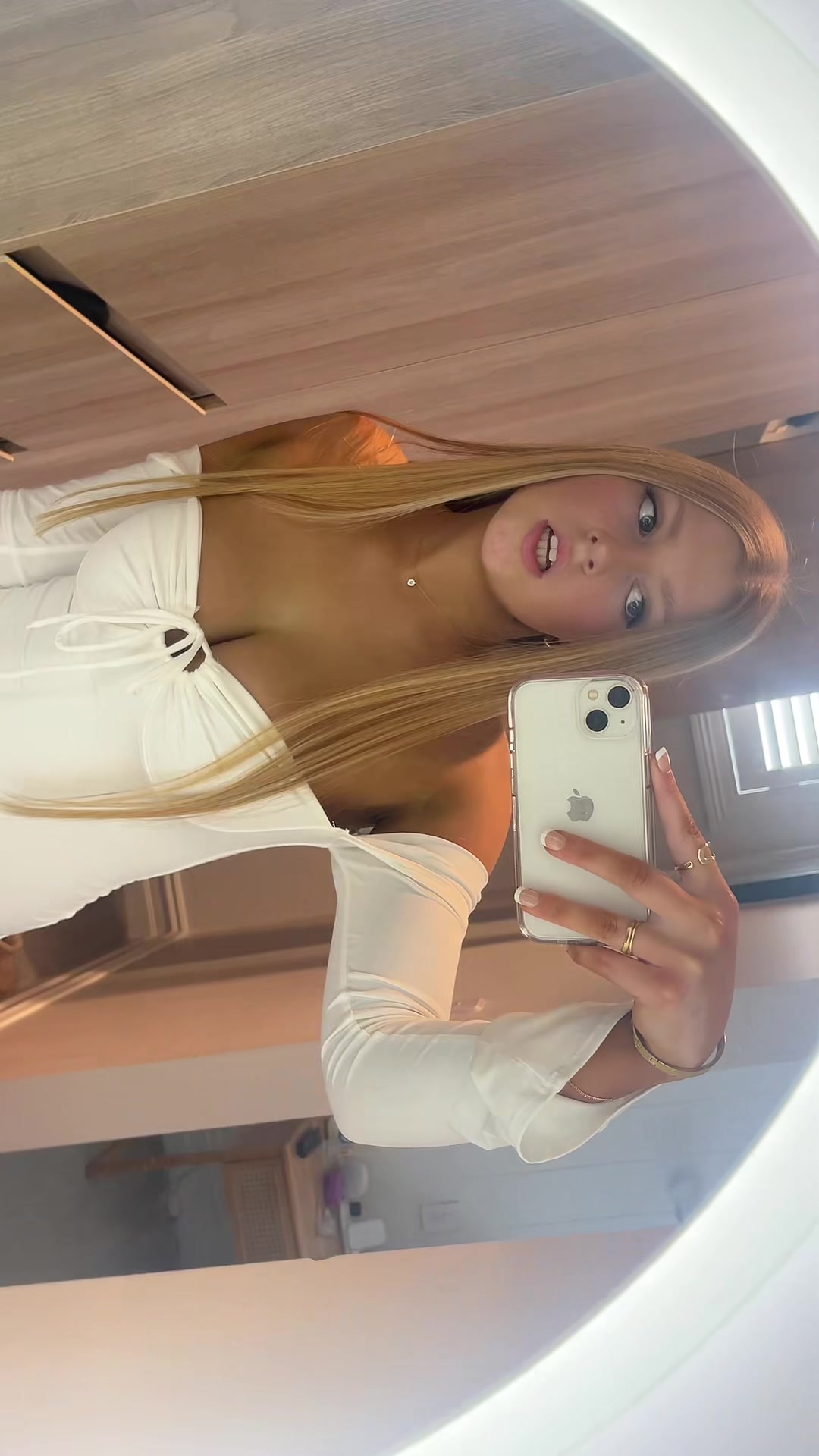 @😇