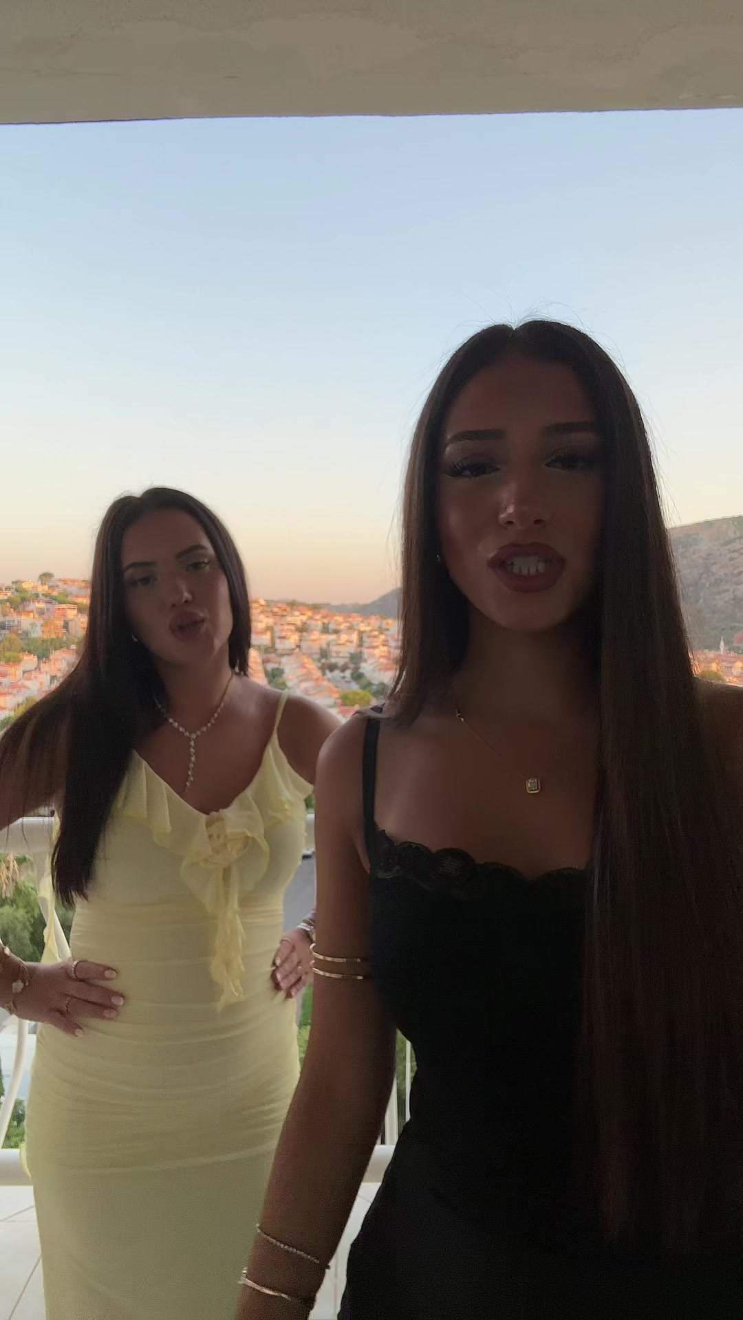 @𝒮