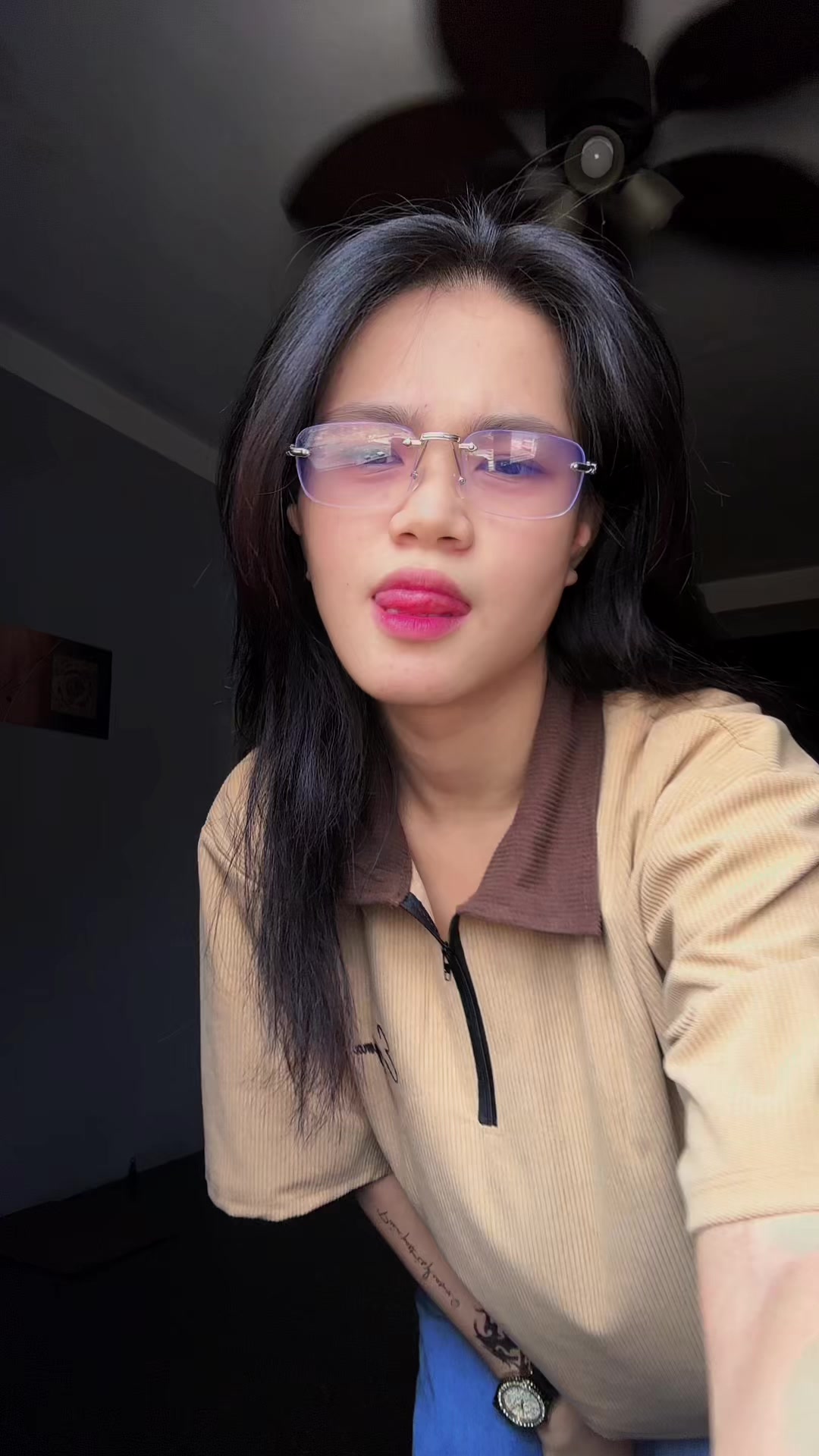@helloyanila_