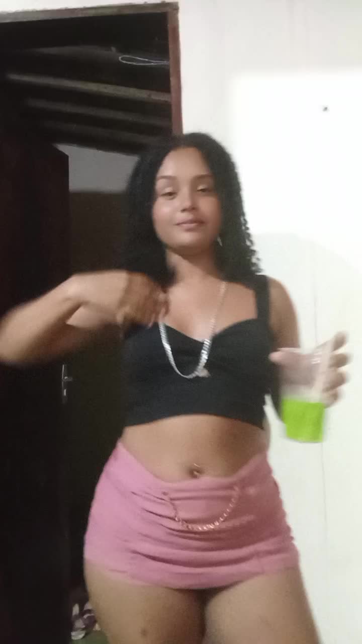 @thatazinha4