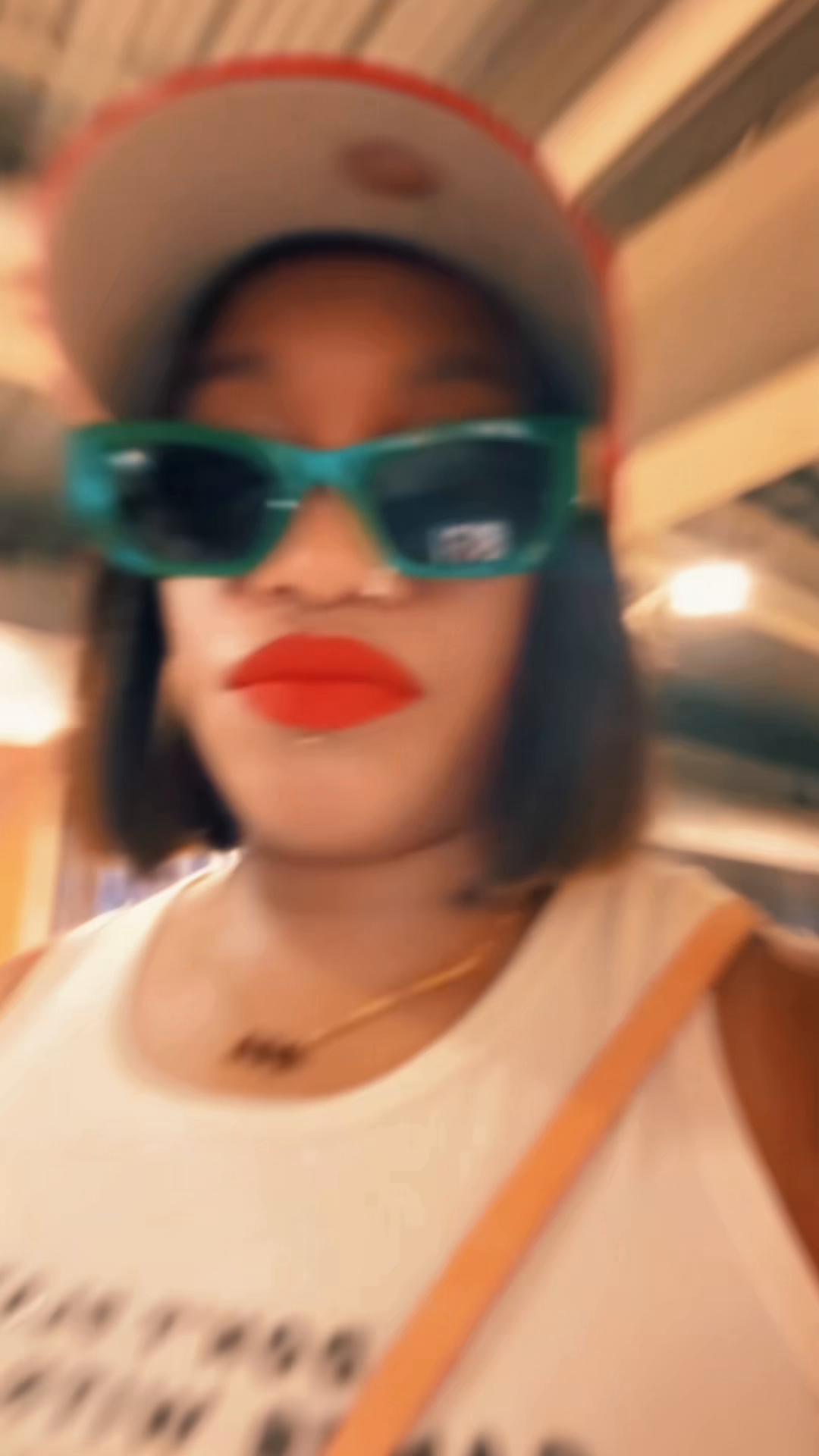 @reelivingston