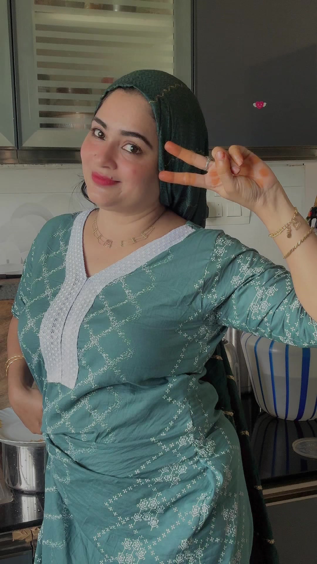 @പോന്നു മിന്നു