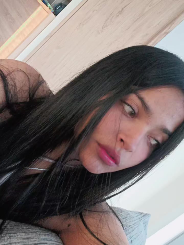 @Clau✨