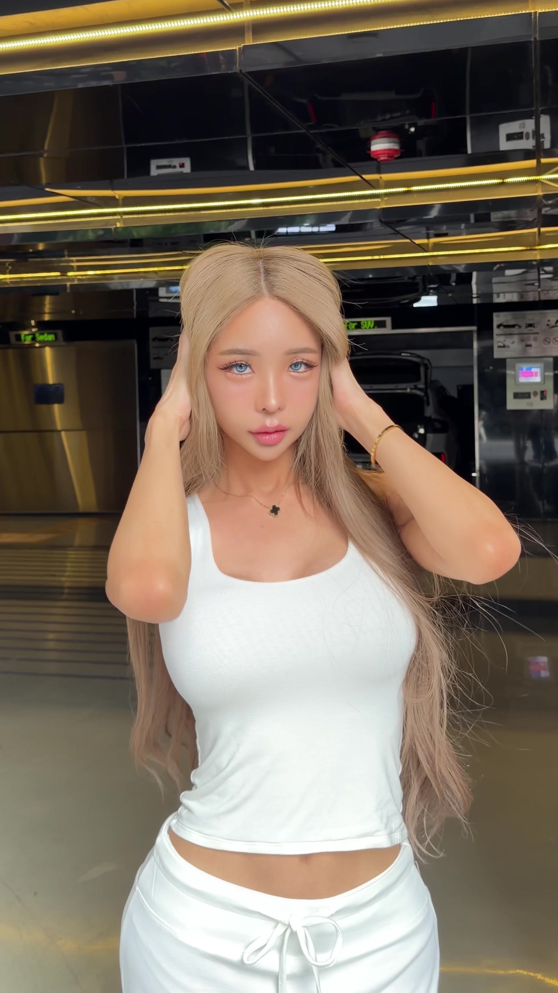 @Yoshithunchanok