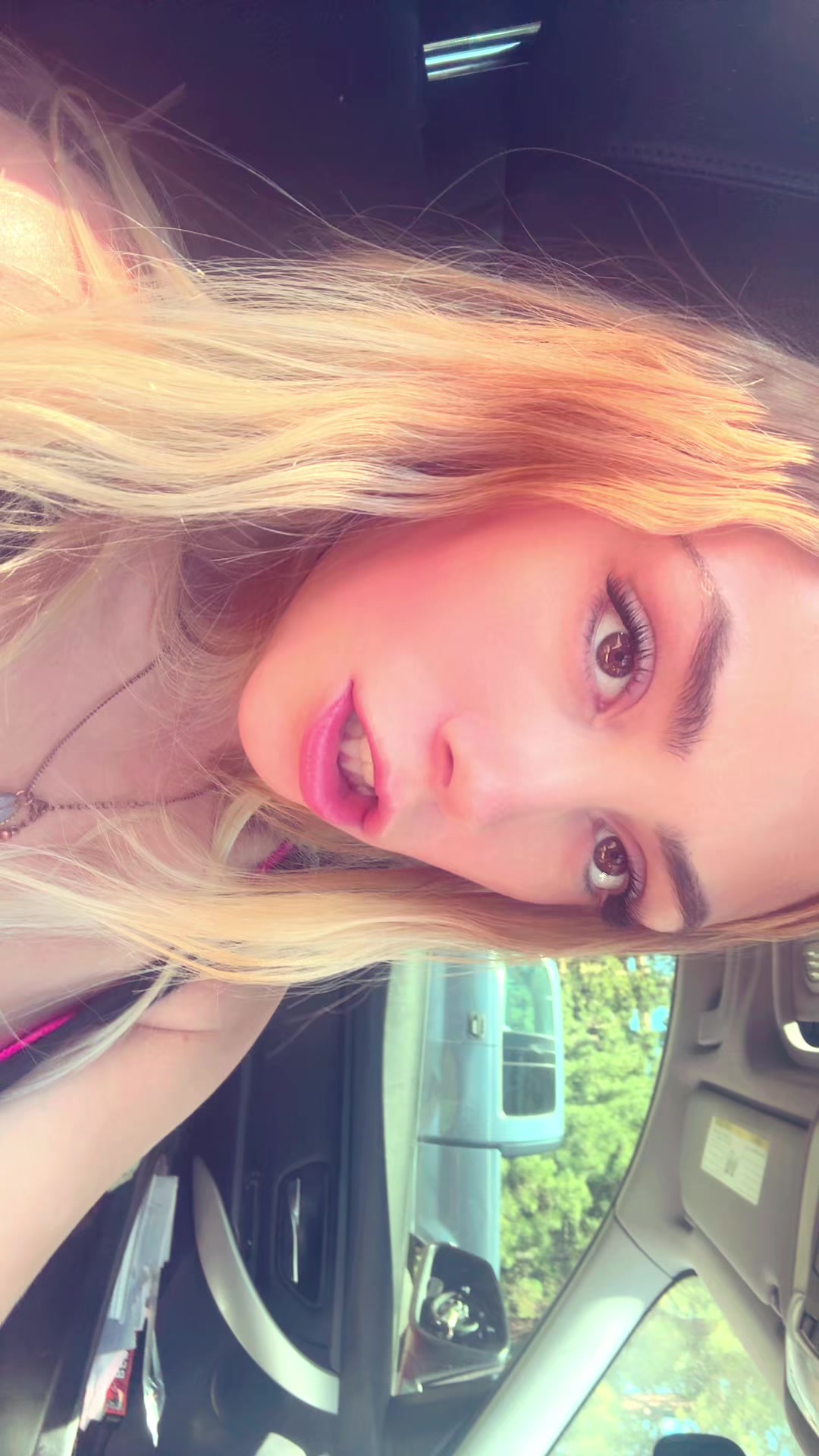 @Lovely_Layyy
