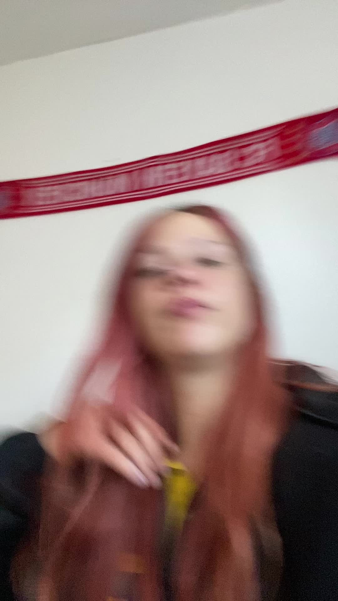 @larissabaddie1