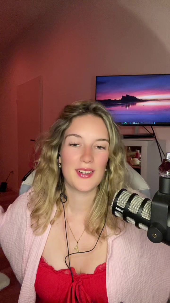 @Laura🐡🦋🐺