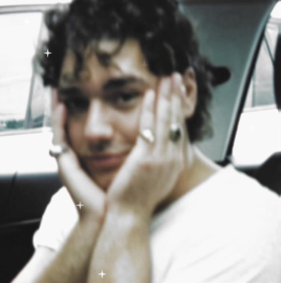 @⋆˚࿔ Emma𝜗𝜚˚⋆