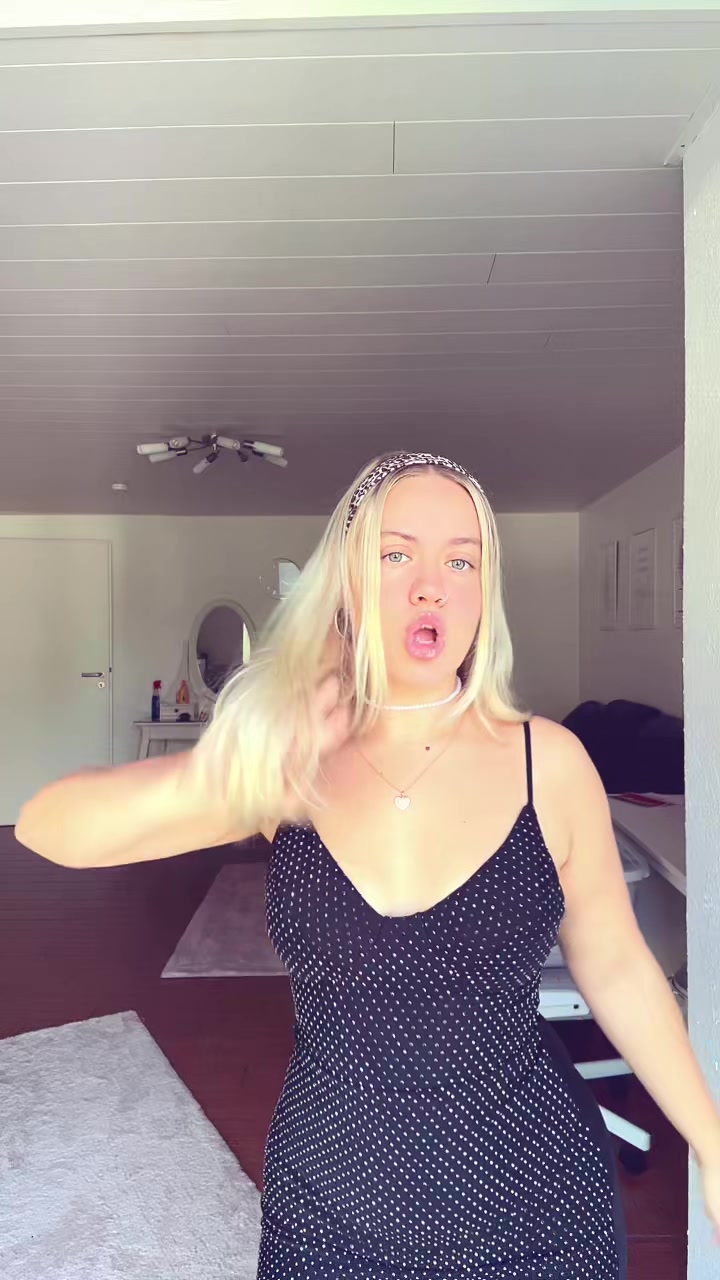 @whoiskxt