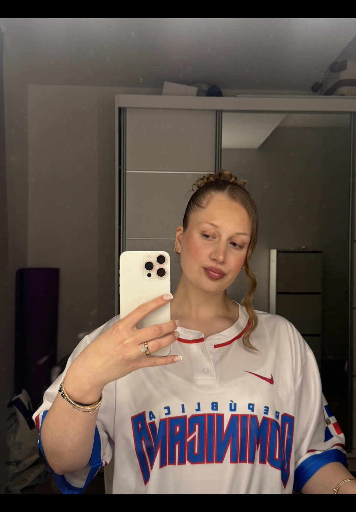 @🍒𝐸 𝑀 𝑀 𝐼🍒
