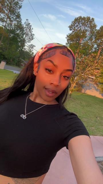 @Tinyy🦋🥀