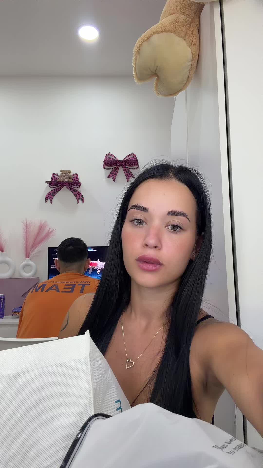 @tonyesara