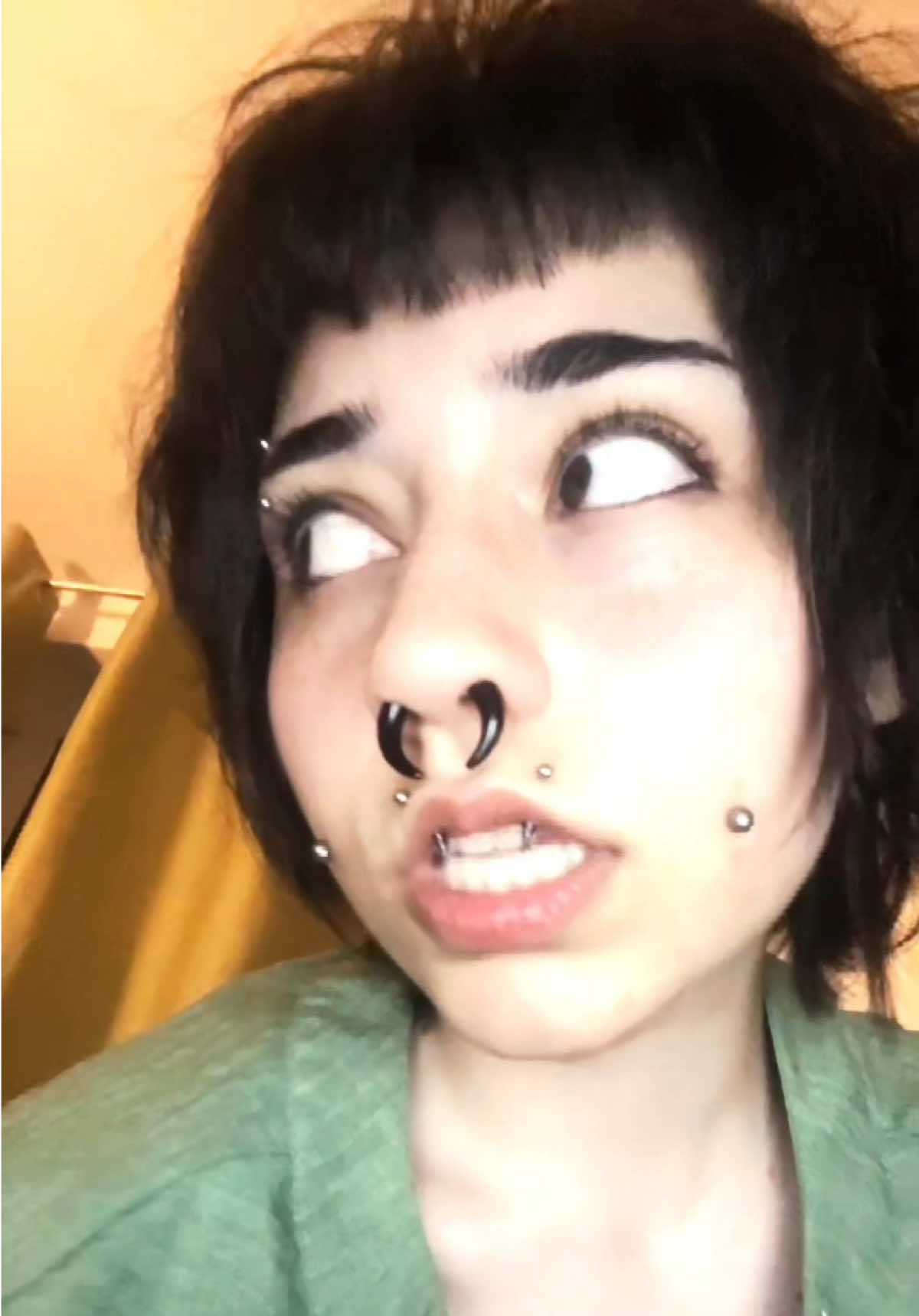 @؟
