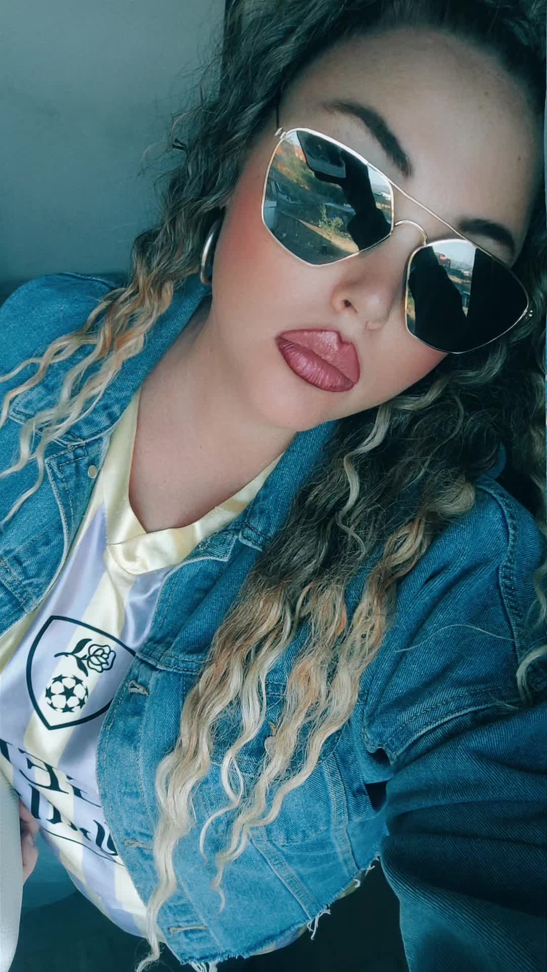 @Jessy 💙💜💙