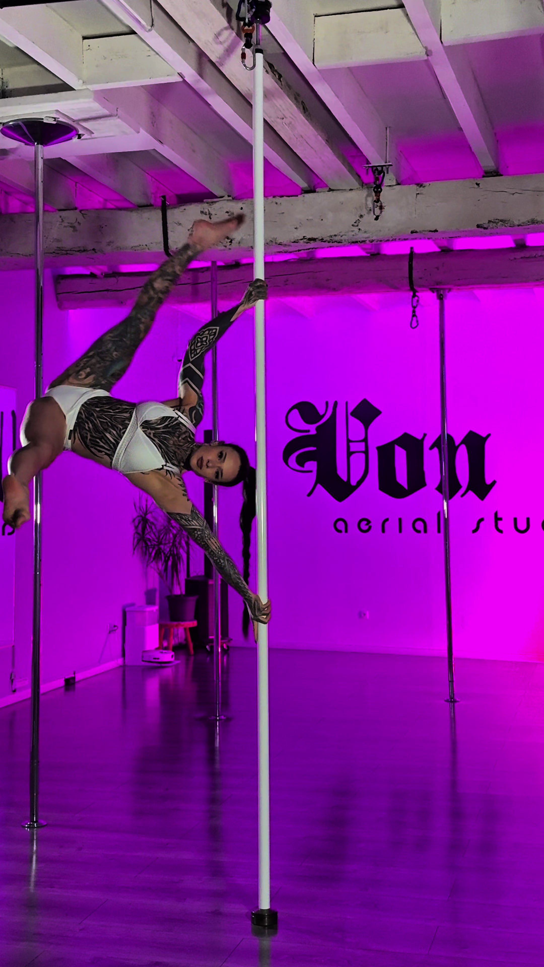 @Von C | Barbie Métal 🌙