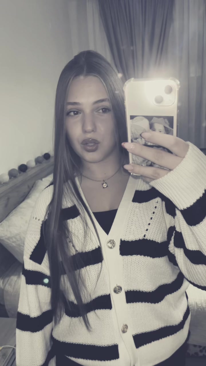 @𝒾𝓋ℴ𝓃𝒶